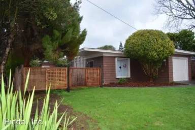 Main picture of 1703 Everding St