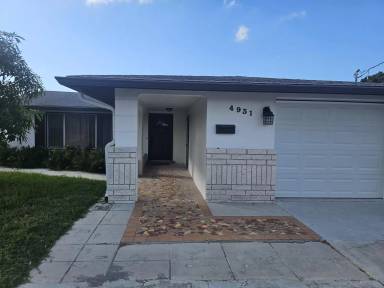 Main picture of 4931 Pompano Dr