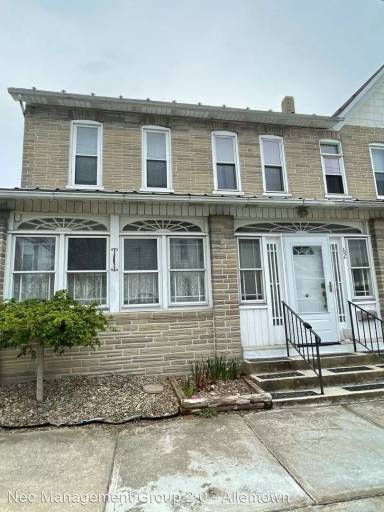 Main picture of 62 South St