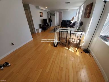 Main picture of 1661 Washington St