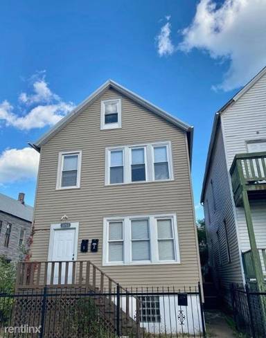 Main picture of 8253 S Brandon Ave