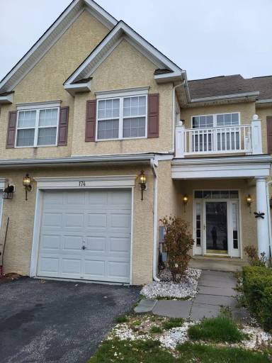 Main picture of 174 Gillespie Ave