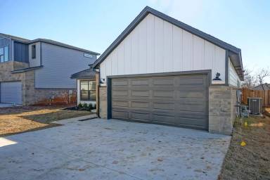 Main picture of 512 NW 175th St
