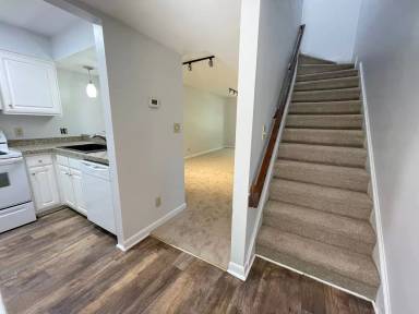 Main picture of Chancellor's Square Condos