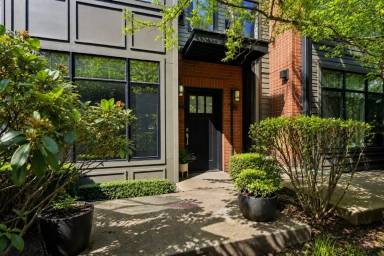 Main picture of 10575 NE 12th Pl