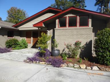 Main picture of 747 Crest Ln