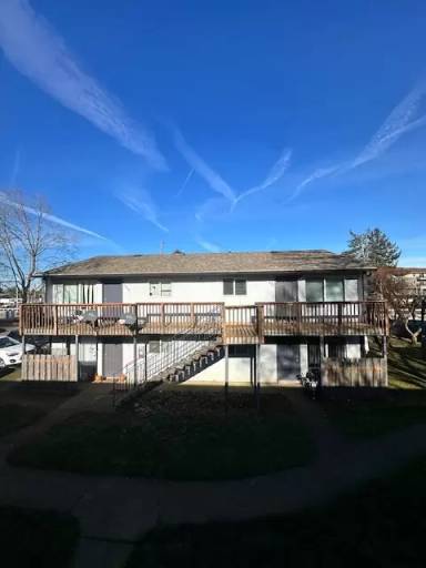Main picture of 17420 SE Powell Blvd