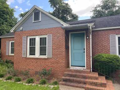 Main picture of 105 Glenview Dr