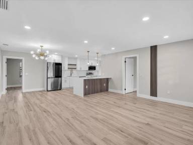 Main picture of 10691 NW 28th St