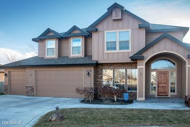 Main picture of 1841 E Serchio Ct