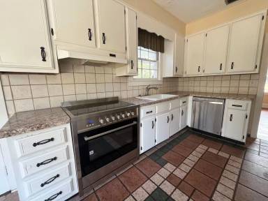 Main picture of 1218 Irvin Ave SW