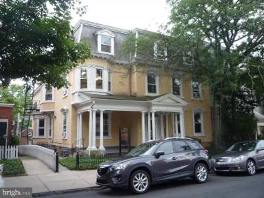 Main picture of 50 E Court St