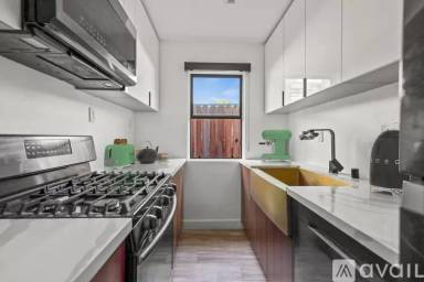 Main picture of 2814 Sichel St