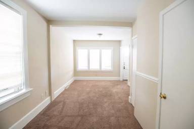 Main picture of 1020 E Center St