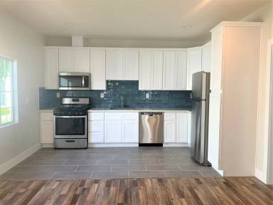 Main picture of 449 W Garfield Ave