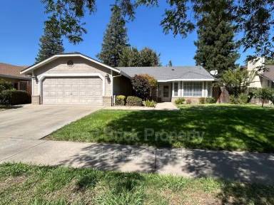 Main picture of 1061 E Donna Dr