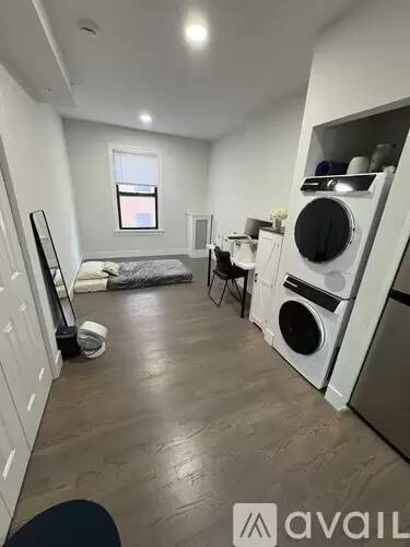 Main picture of 270 Newbury St