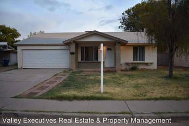Main picture of 515 W Riviera Dr