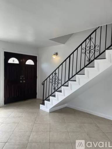 Main picture of 321 N Marguerita Ave
