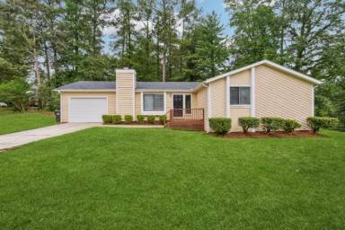 Main picture of 6870 Laurel Ridge Ct