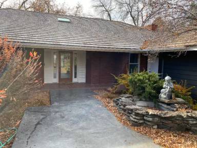 Main picture of 552 Highland Park Dr