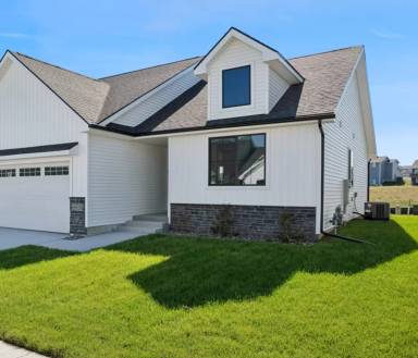 Main picture of 4422 NW Olivia Ln
