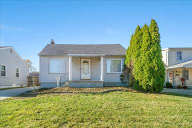Main picture of 14746 Poplar St