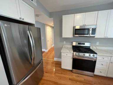 Main picture of 35 Hancock St