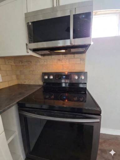 Main picture of 558 Congress Ave