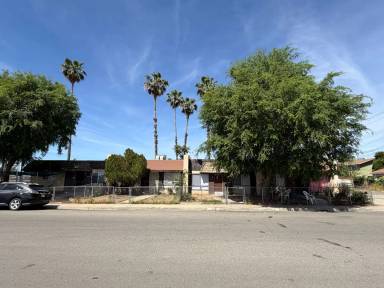 Main picture of 1000 Miller St
