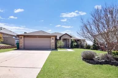Main picture of 606 Cattail Cir