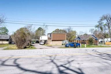 Main picture of 7515 Bayway Dr