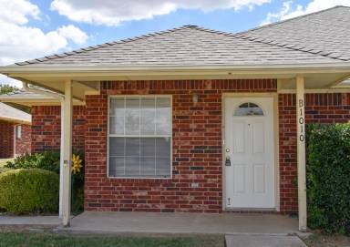 Main picture of 1010 Turkey Creek Ct