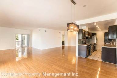 Main picture of 612 S Barrington Ave