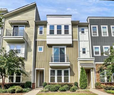 Main picture of 2631 Statesville Ave