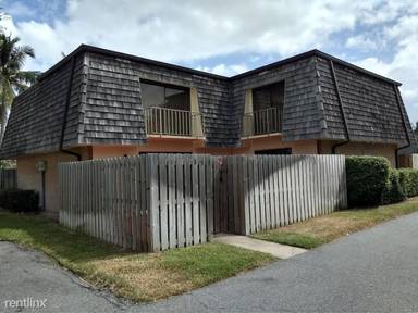 Main picture of 357 Lake Arbor Dr
