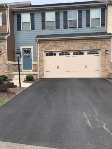 Main picture of 2030 Connecticut Ln