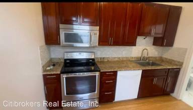 Main picture of 2742 Harrison St