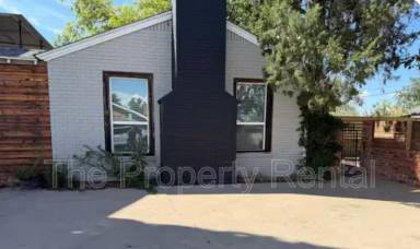 Main picture of 1700 Golder Ave