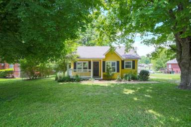 Main picture of 600 Hillcrest Dr