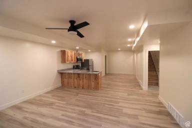 Main picture of 1519 N 200 E