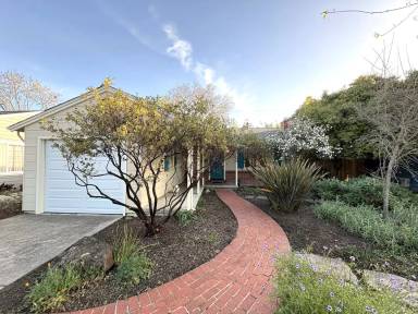 Main picture of 2375 Santa Catalina St