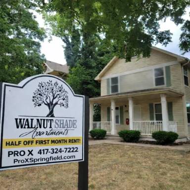 Main picture of 1122 E Walnut St