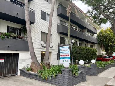 Main picture of 650 Westbourne Dr