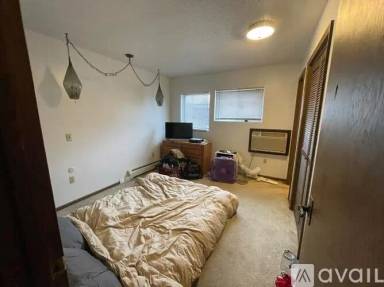 Main picture of 173 E 2nd St