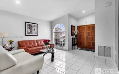Main picture of 14214 SW 53rd St