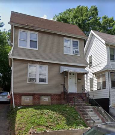 Main picture of 325 Smith St