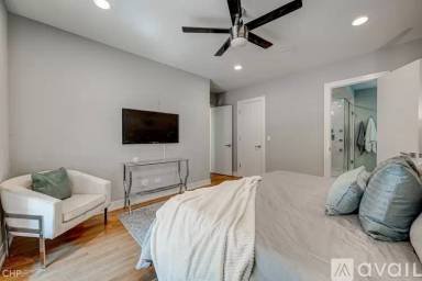 Main picture of 1008 N Larrabee St