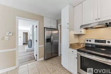 Main picture of 2801 Valencia Ter