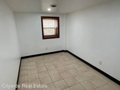 Main picture of 1649 W 35th St